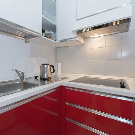 Comomeer Apartman *